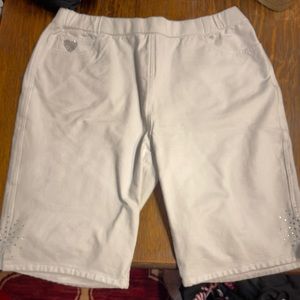 NWOT white shorts